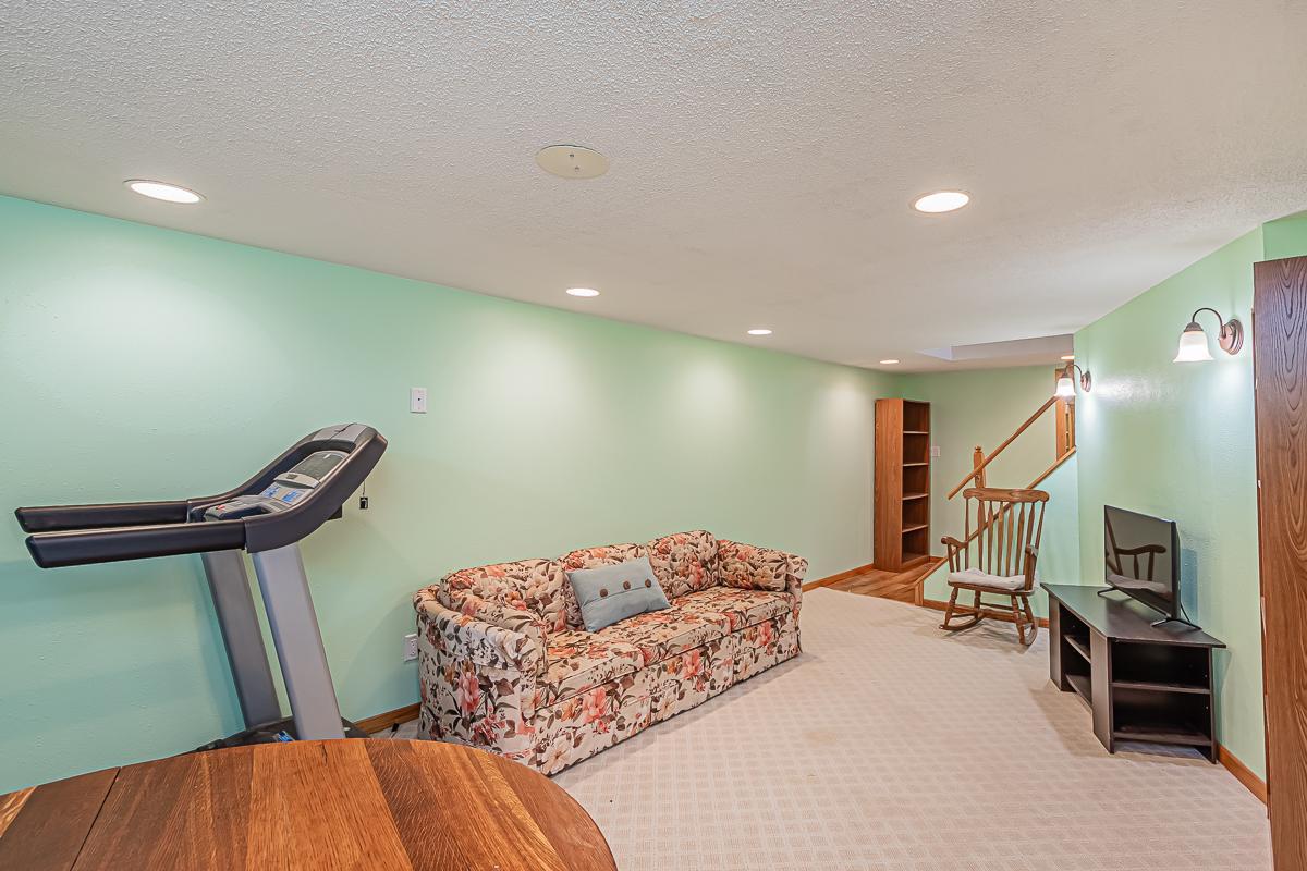 624 3rd St E, West Fargo, ND 58078-11.jpg