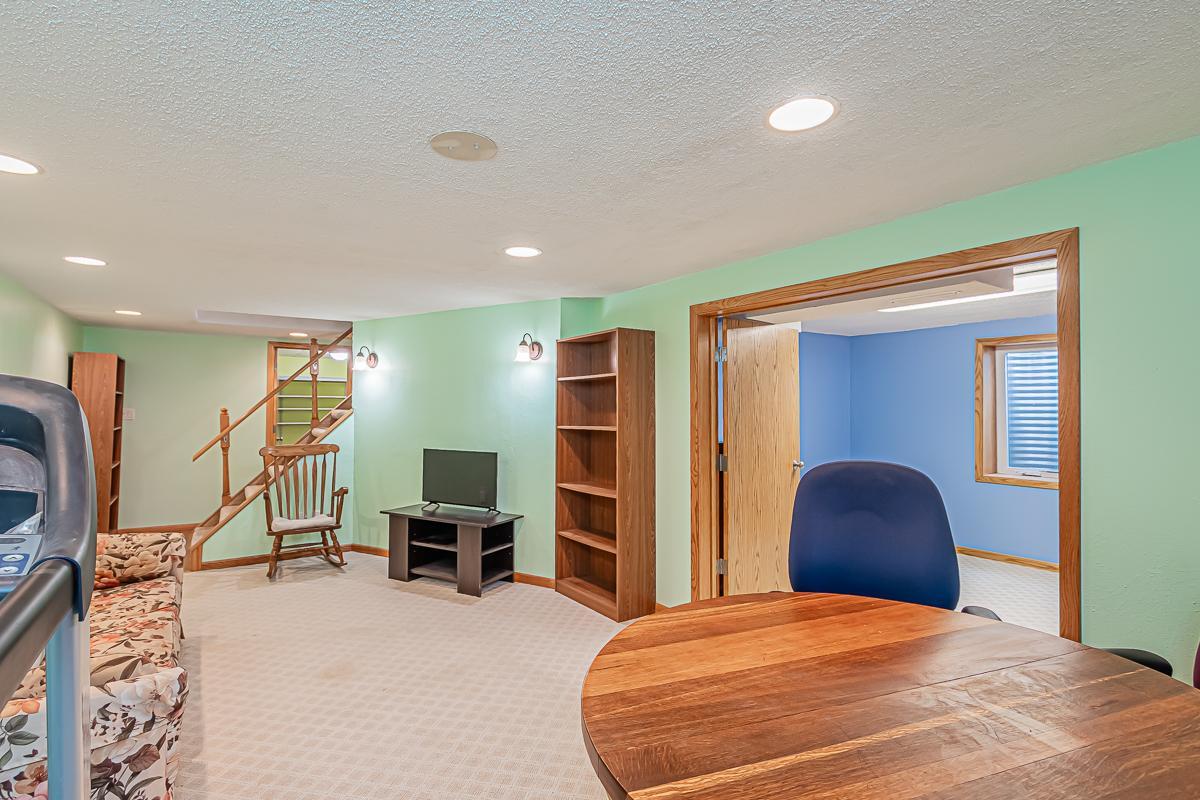 624 3rd St E, West Fargo, ND 58078-12.jpg