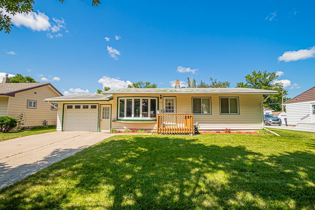 624 3rd St E, West Fargo, ND 58078-08.jpg