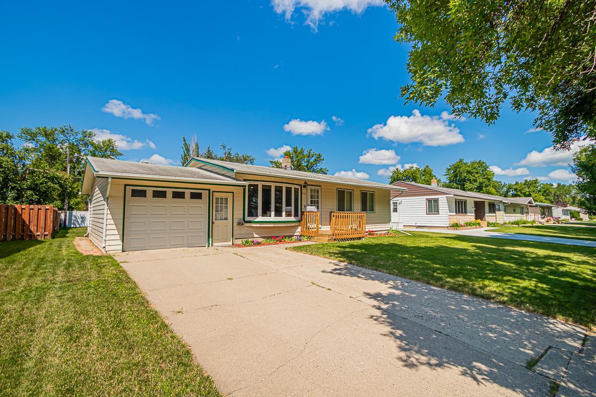 624 3rd St E, West Fargo, ND 58078-09.jpg