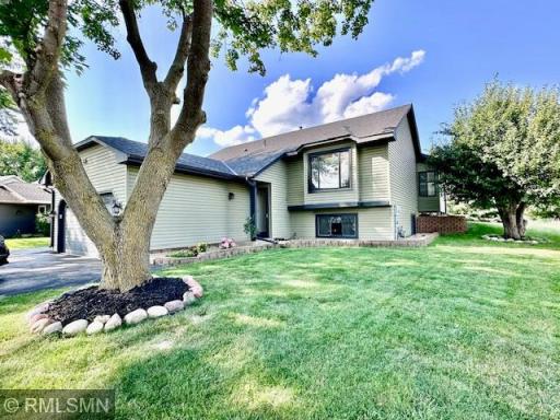 17462 Logans Drive, Eden Prairie, MN 55346