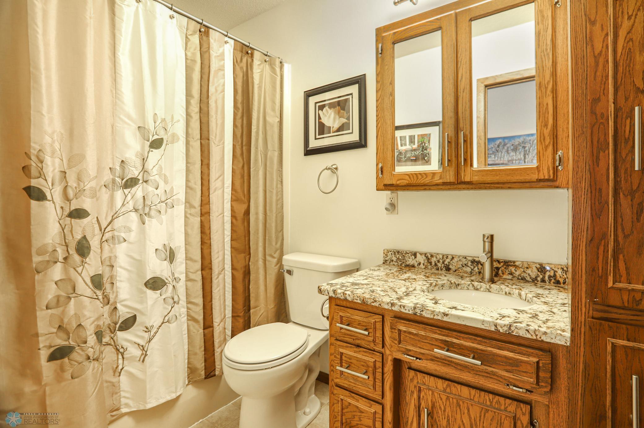 Main floor full bathroom