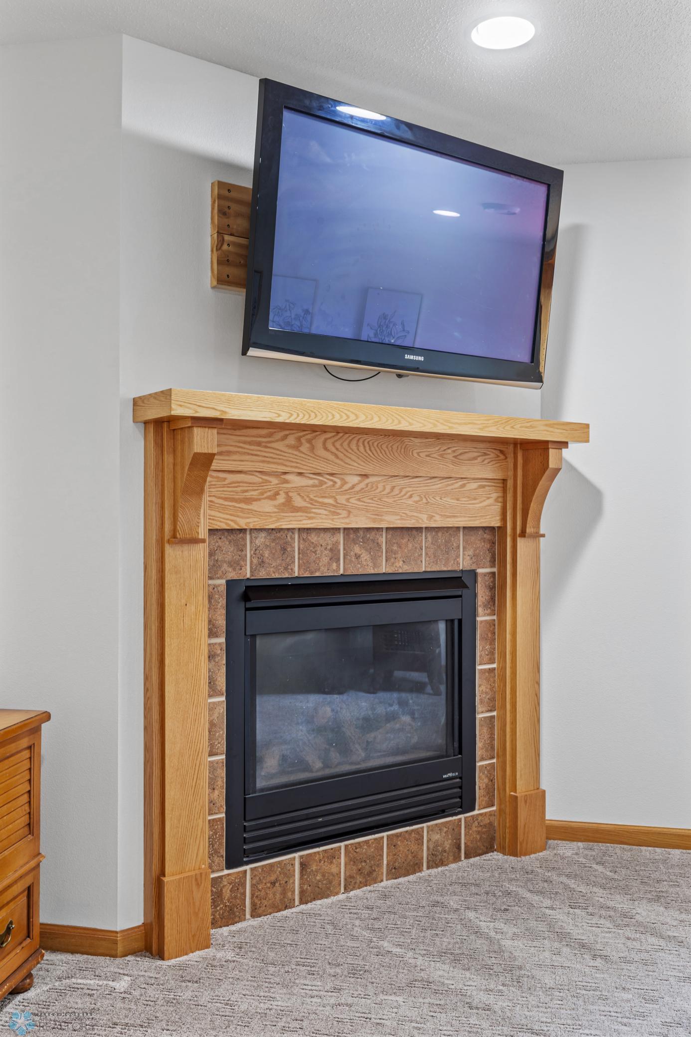 Gas Fireplace & TV (included)