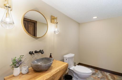 1221 Mckinley Drive, Hudson, WI 54016