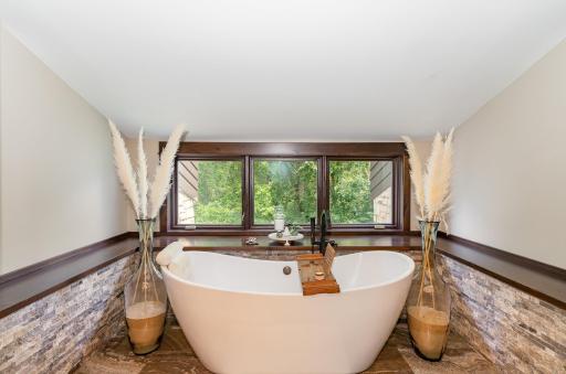 1221 Mckinley Drive, Hudson, WI 54016