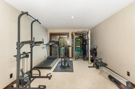 1221 Mckinley Drive, Hudson, WI 54016