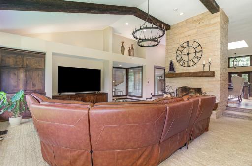 1221 Mckinley Drive, Hudson, WI 54016