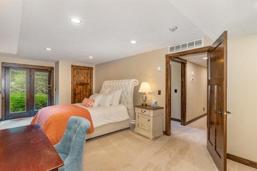 1221 Mckinley Drive, Hudson, WI 54016