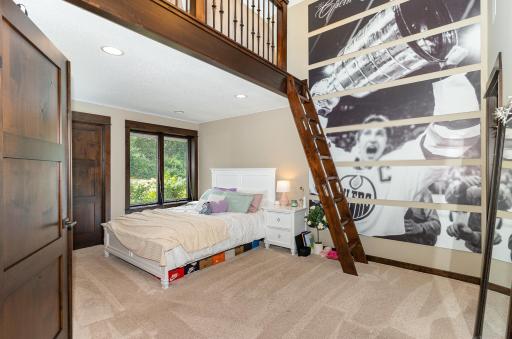 1221 Mckinley Drive, Hudson, WI 54016