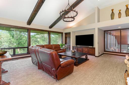 1221 Mckinley Drive, Hudson, WI 54016