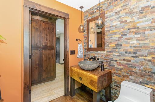 1221 Mckinley Drive, Hudson, WI 54016