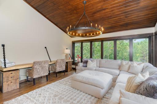 1221 Mckinley Drive, Hudson, WI 54016