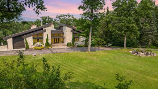 1221 Mckinley Drive, Hudson, WI 54016