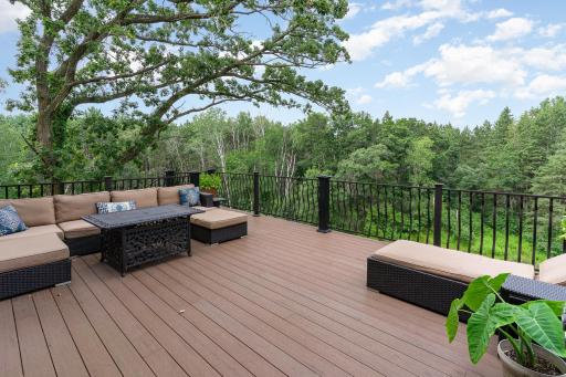 1221 Mckinley Drive, Hudson, WI 54016