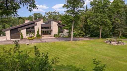 1221 Mckinley Drive, Hudson, WI 54016