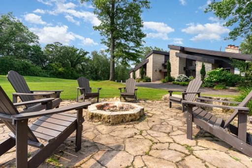 1221 Mckinley Drive, Hudson, WI 54016