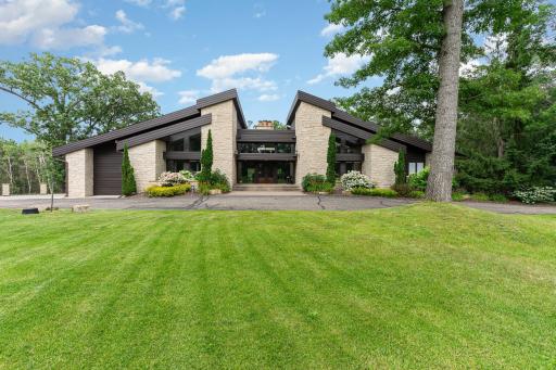 1221 Mckinley Drive, Hudson, WI 54016