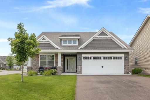 Welcome Home! Great end unit Villa home!