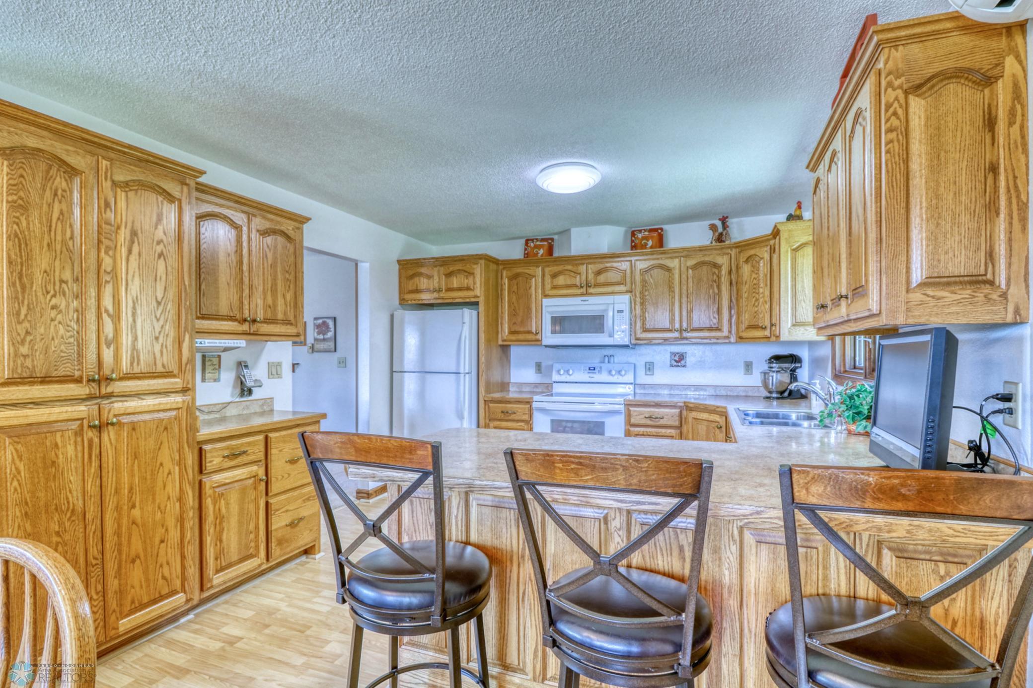 Kitchen1_0.jpg