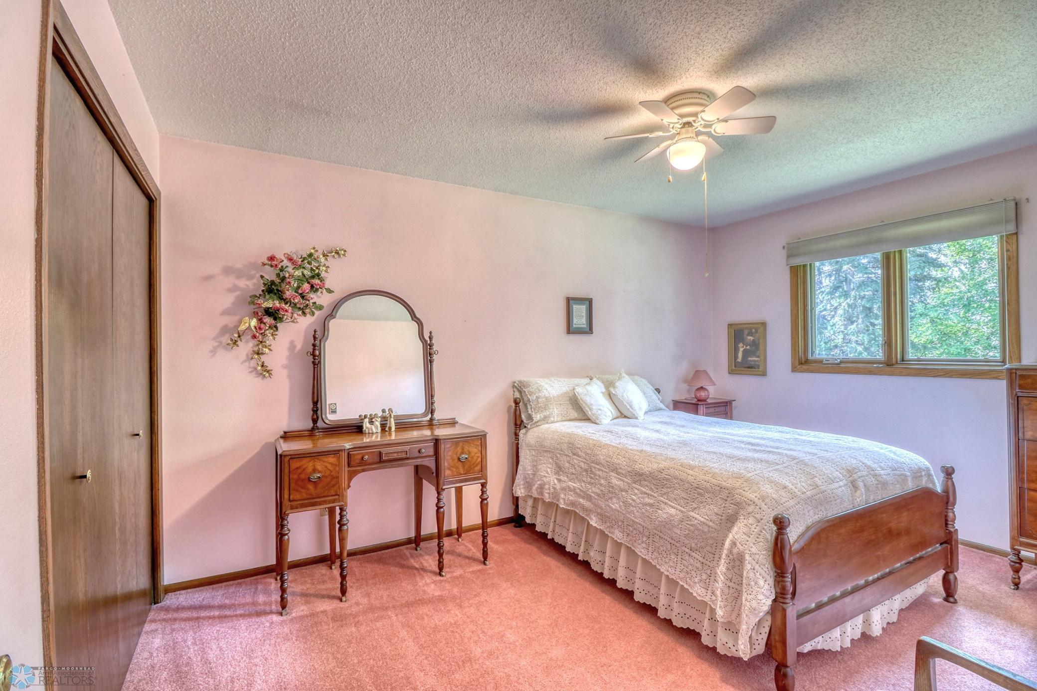 Bedroom2_1.jpg