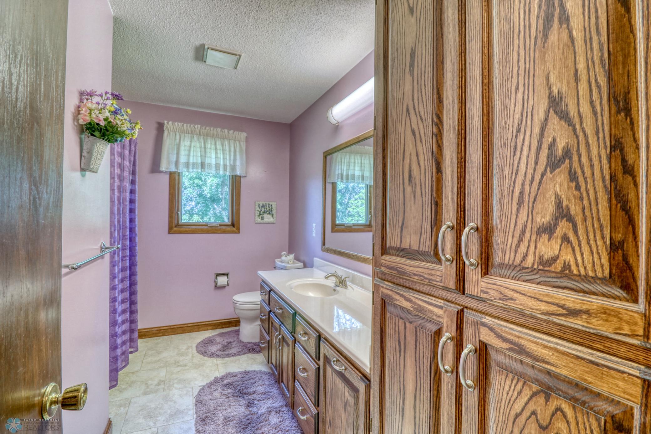 Bathroom1_0.jpg