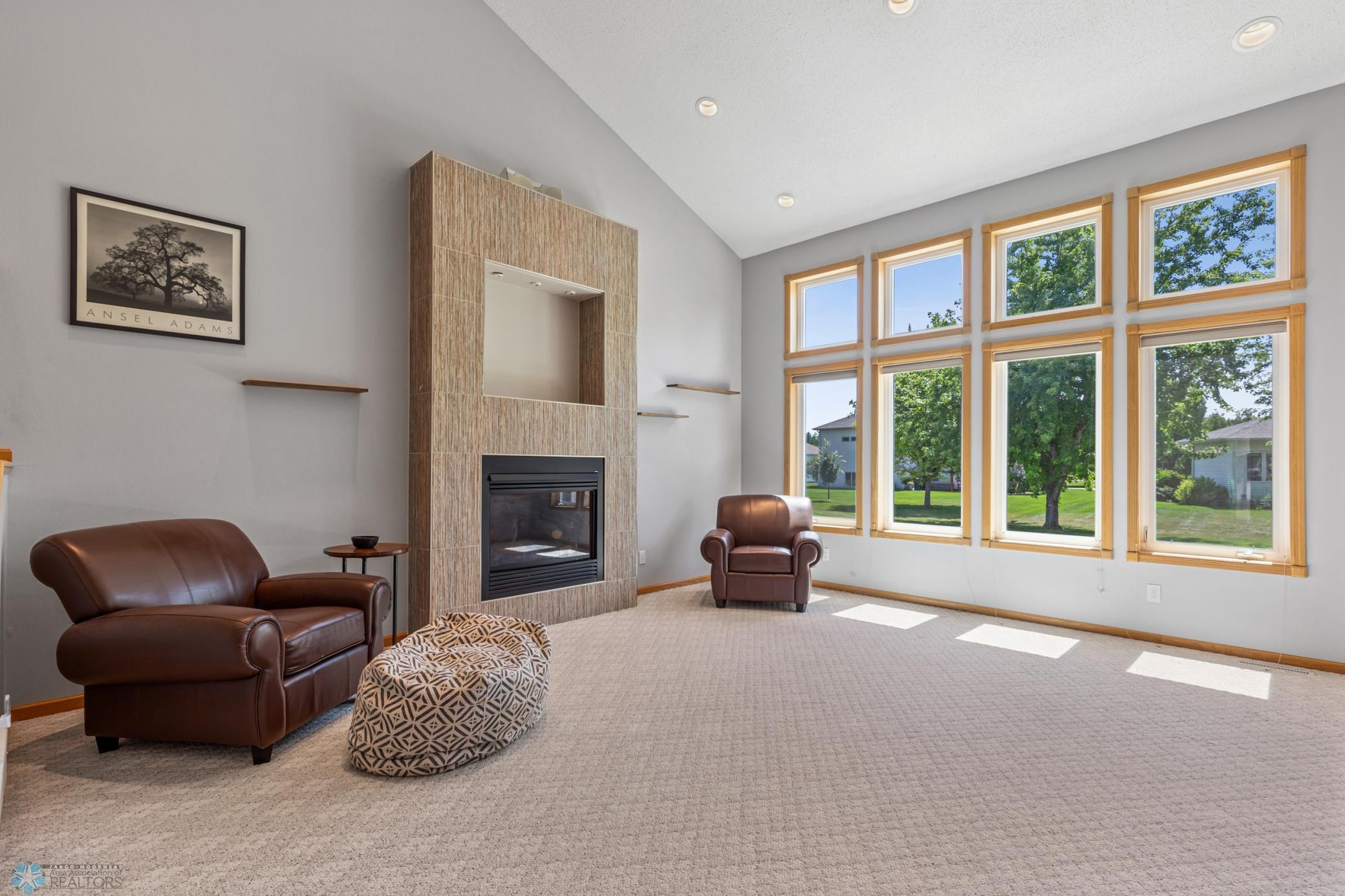 Vaulted ceilings w great windows