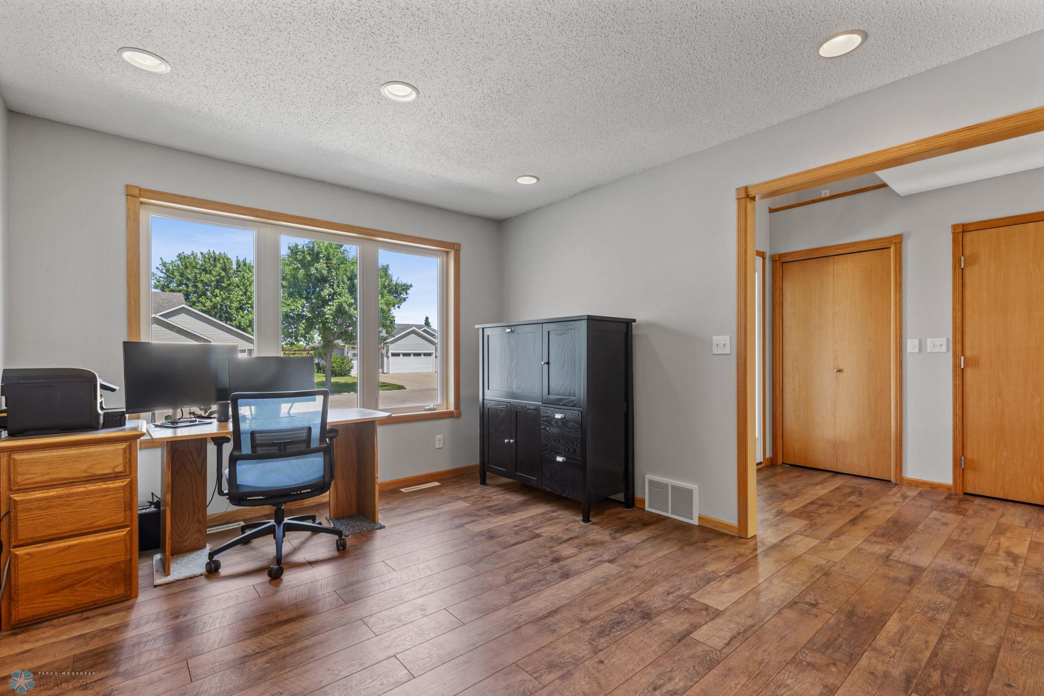 Dining/Office