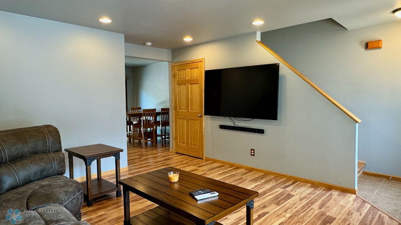 (8) Living Room.jpeg