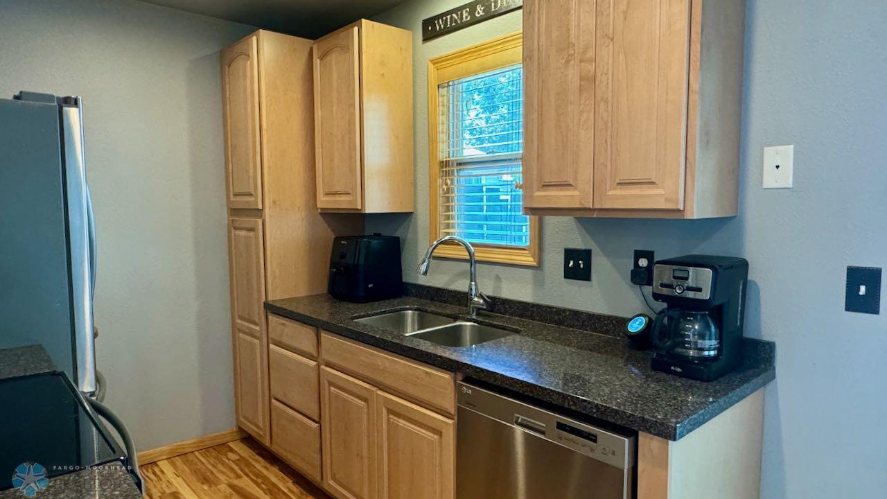 (11) Kitchen.jpeg