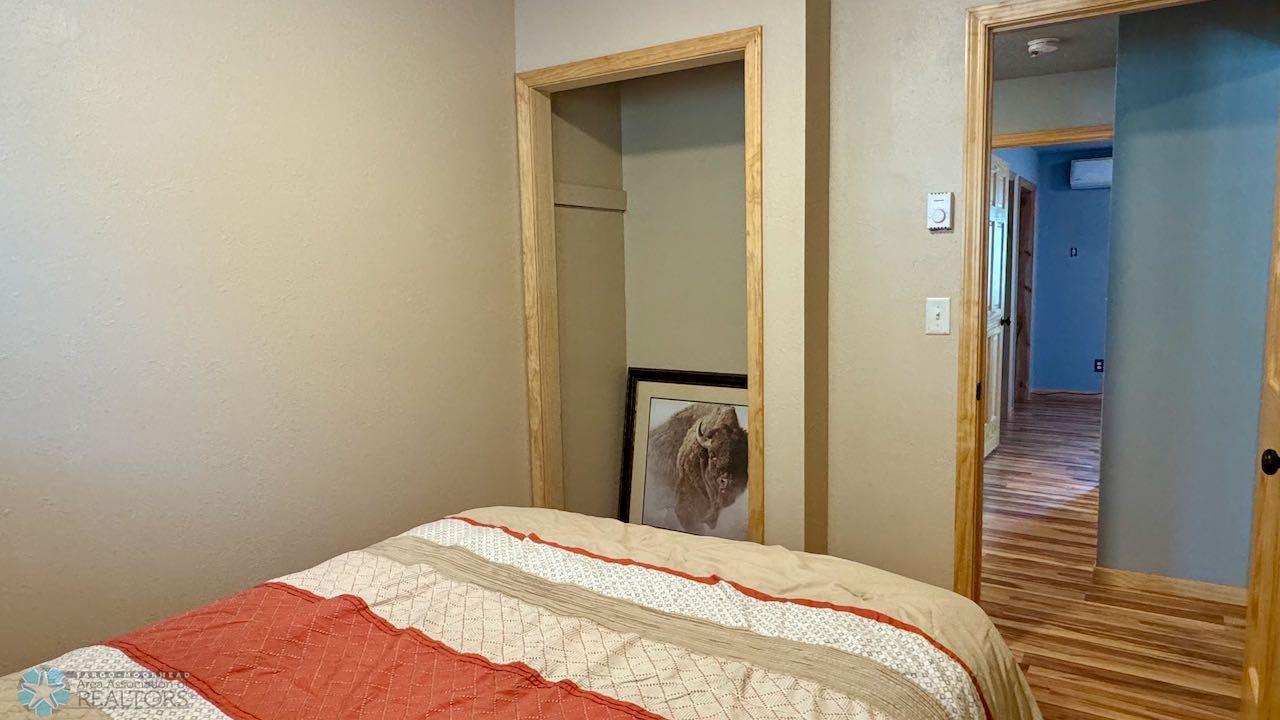 (21) Bedroom 2.jpeg