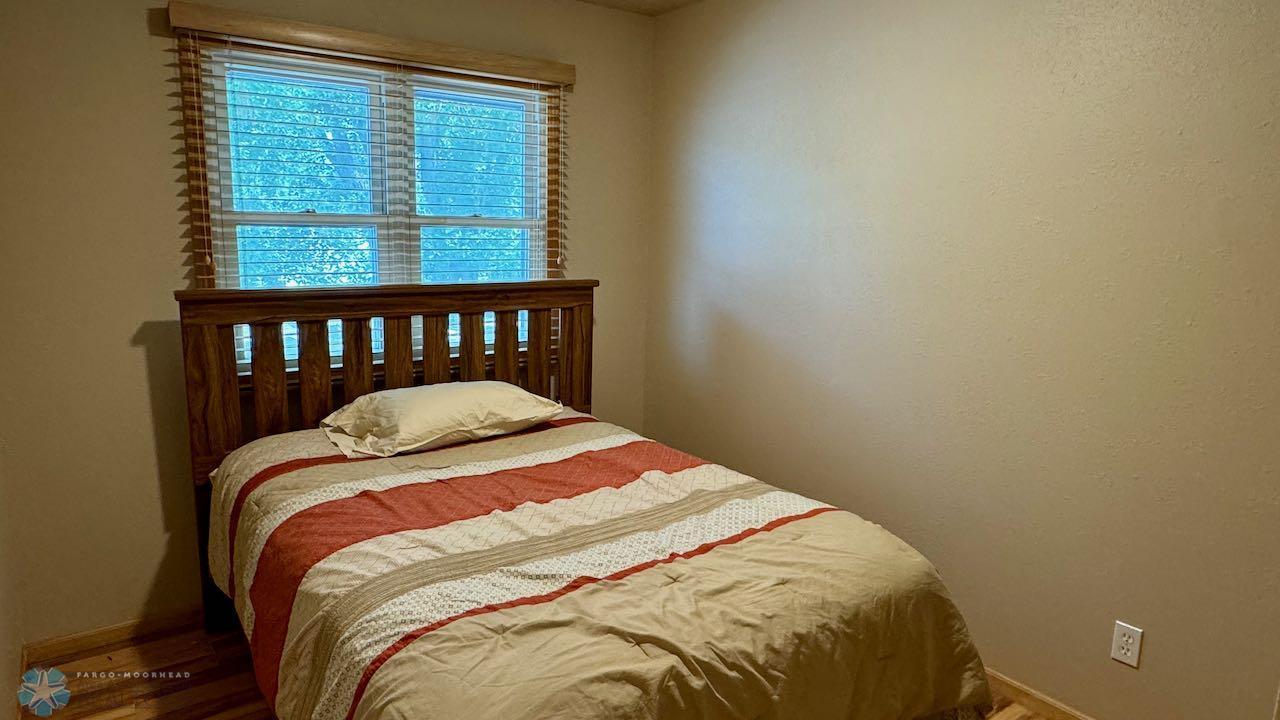 (20) Bedroom 2.jpeg