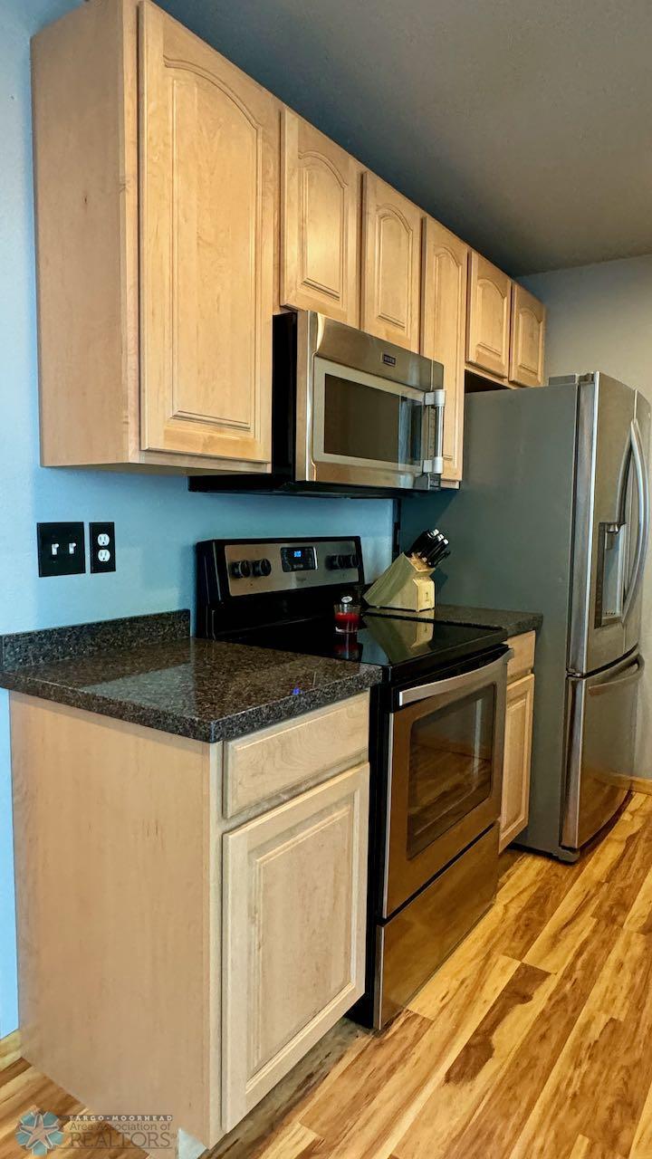 (13) Kitchen.jpeg
