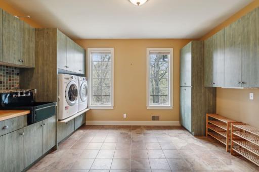 29 Pine Road, Saint Paul, MN 55127