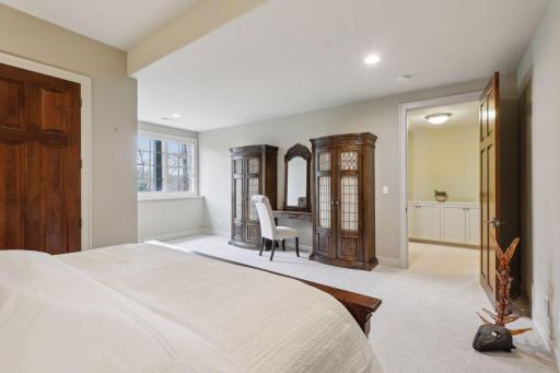 29 Pine Road, Saint Paul, MN 55127