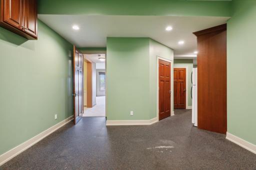 29 Pine Road, Saint Paul, MN 55127