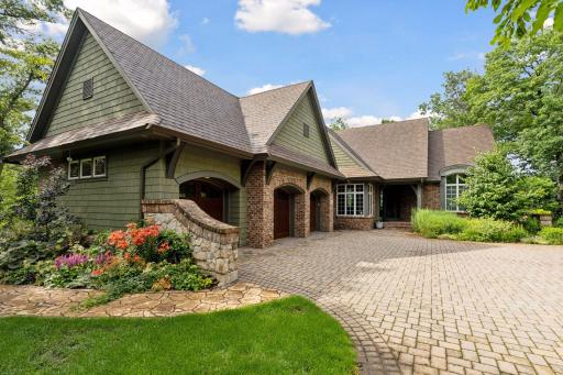 29 Pine Road, Saint Paul, MN 55127
