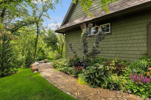 29 Pine Road, Saint Paul, MN 55127