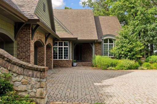 29 Pine Road, Saint Paul, MN 55127