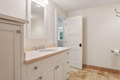 1050 East Avenue, Mahtomedi, MN 55115