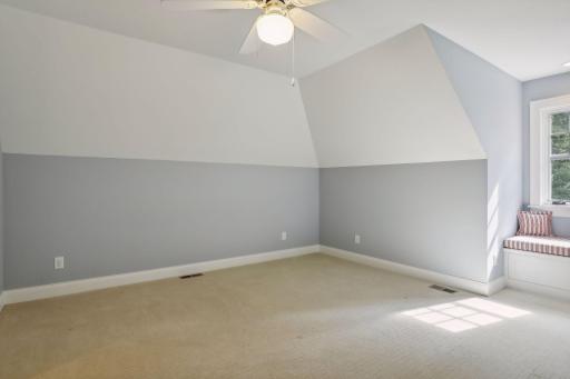 1050 East Avenue, Mahtomedi, MN 55115