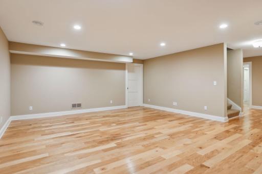 1050 East Avenue, Mahtomedi, MN 55115