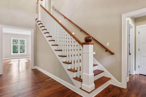 1050 East Avenue, Mahtomedi, MN 55115