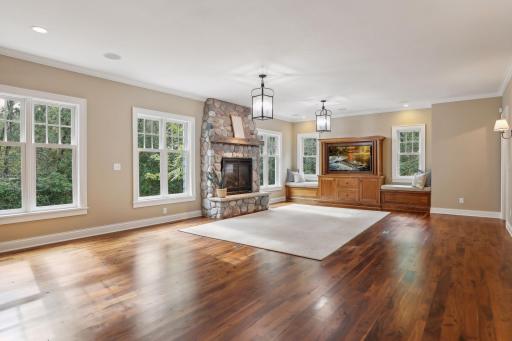 1050 East Avenue, Mahtomedi, MN 55115