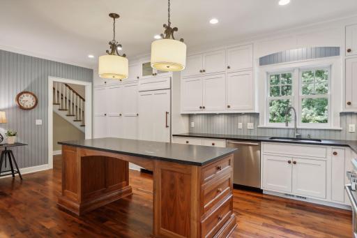 1050 East Avenue, Mahtomedi, MN 55115