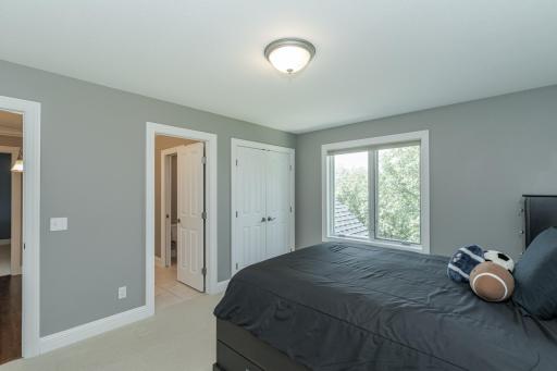 1120 Chippewa Drive NW, Rochester, MN 55901