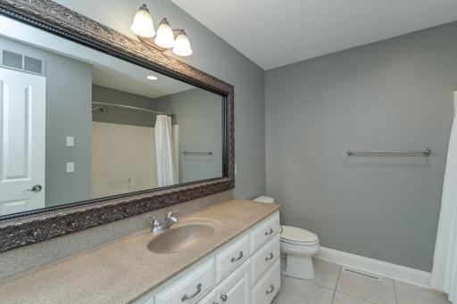 1120 Chippewa Drive NW, Rochester, MN 55901
