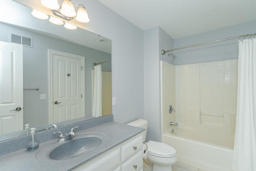 1120 Chippewa Drive NW, Rochester, MN 55901