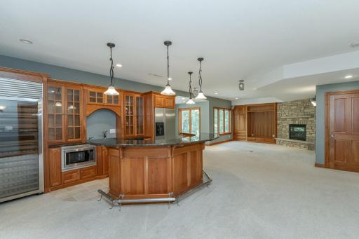 1120 Chippewa Drive NW, Rochester, MN 55901