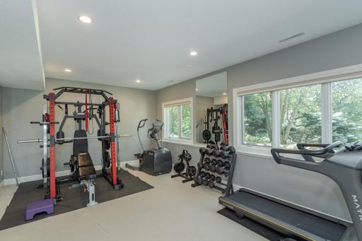 1120 Chippewa Drive NW, Rochester, MN 55901