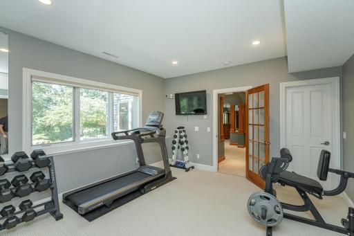 1120 Chippewa Drive NW, Rochester, MN 55901